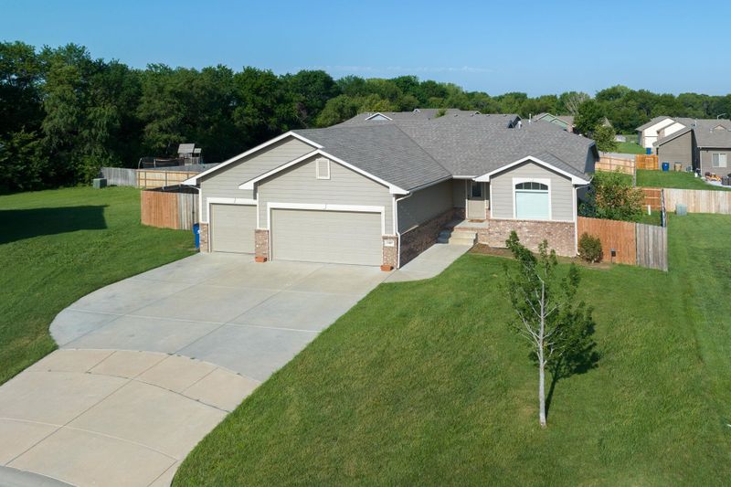 1907 E Highridge Ct, Park City, KS 67219