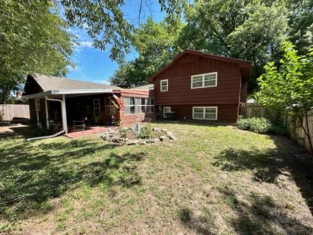 1119 S Apache Dr, Wichita, KS 67207
