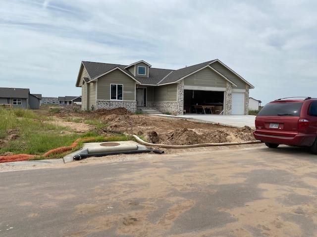 10869 Cedar Ln, Maize, KS 67101