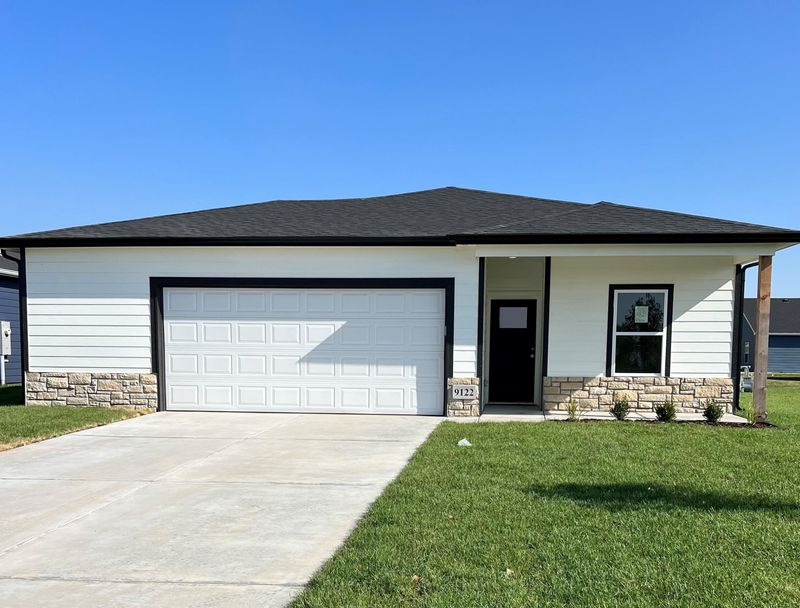 9122 E Hurst St, Wichita, KS 67210