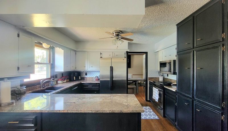 1252 N Armstrong Ct, Derby, KS 67037