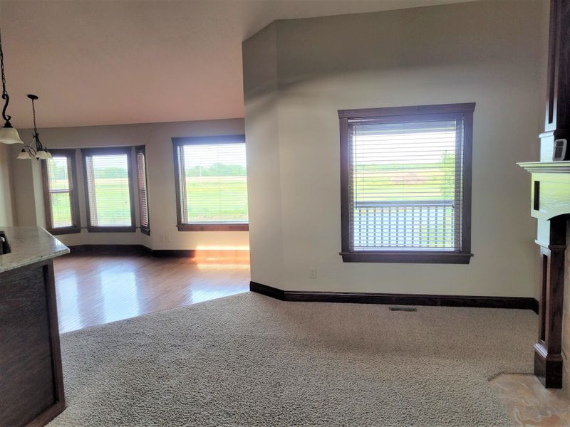 704 Reflection Cv, Winfield, KS 67156