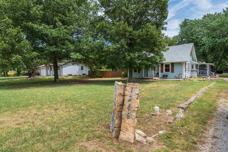 1246 N Custer Ln, Augusta, KS 67010