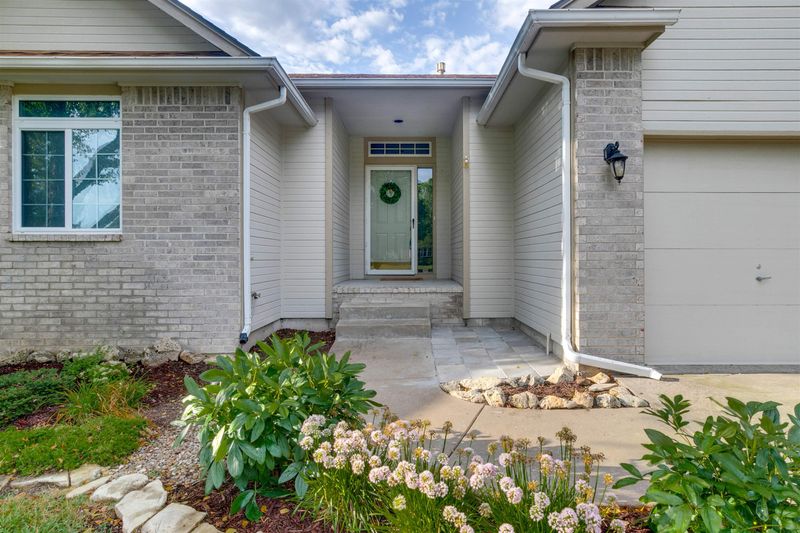 6103 E Brookview St, Wichita, KS 67220