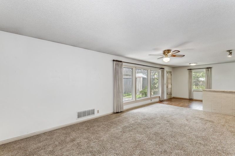 3333 E Bellaire Ct, Wichita, KS 67218