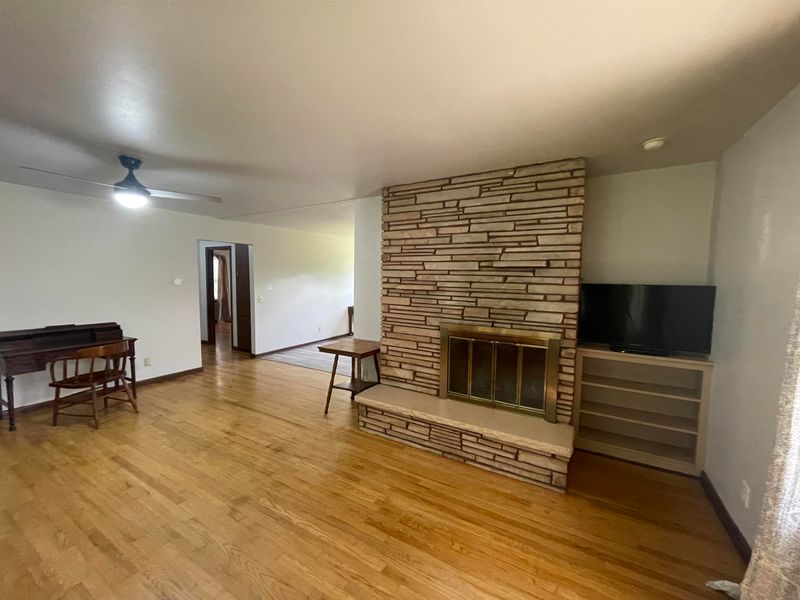 1217 E 7th Ave, Winfield, KS 67156