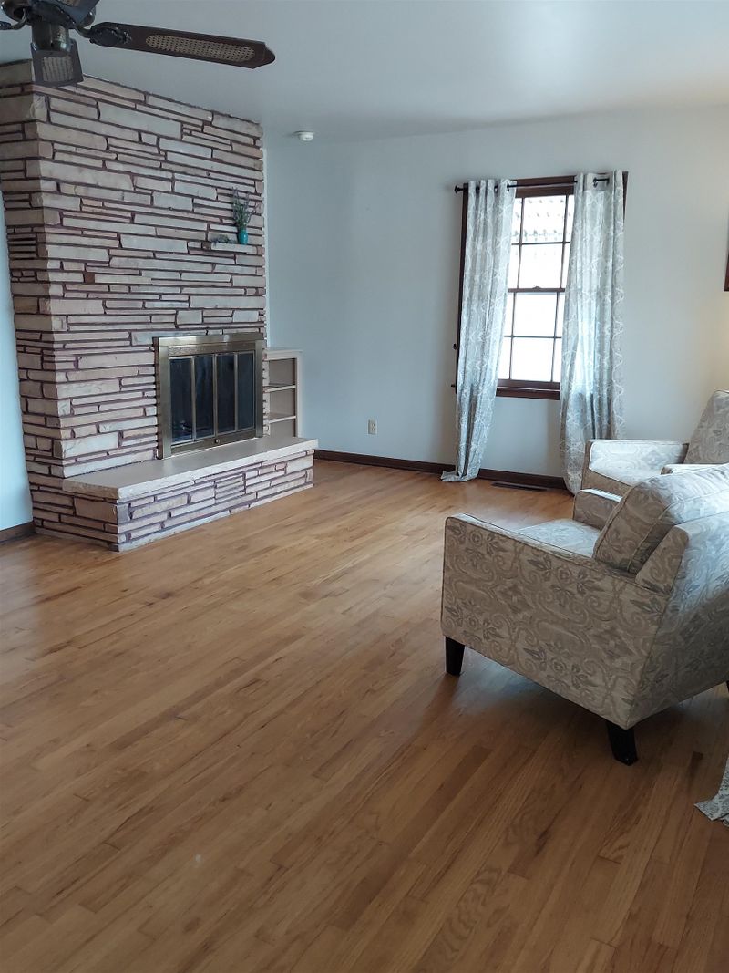 1217 E 7th Ave, Winfield, KS 67156