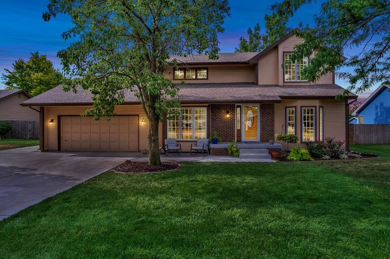 612 Quail Dr, Newton, KS 67114