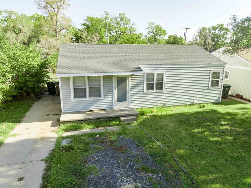 1108 E 11th Ave, Hutchinson, KS 67501
