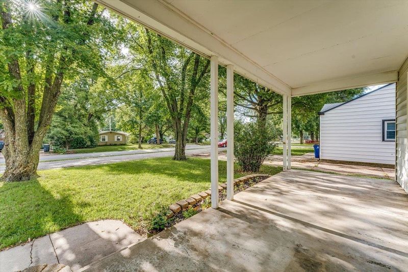 607 S Central Ave, Mulvane, KS 67110
