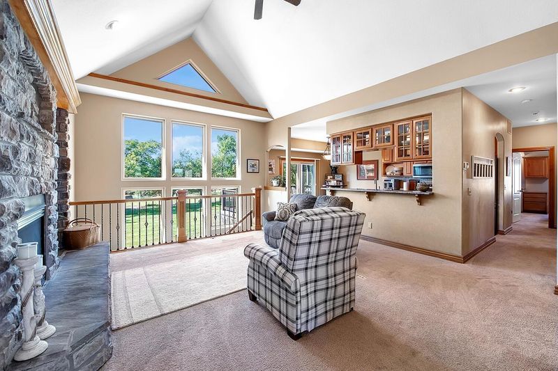 1473 E Bearhill Rd, Park City, KS 67147