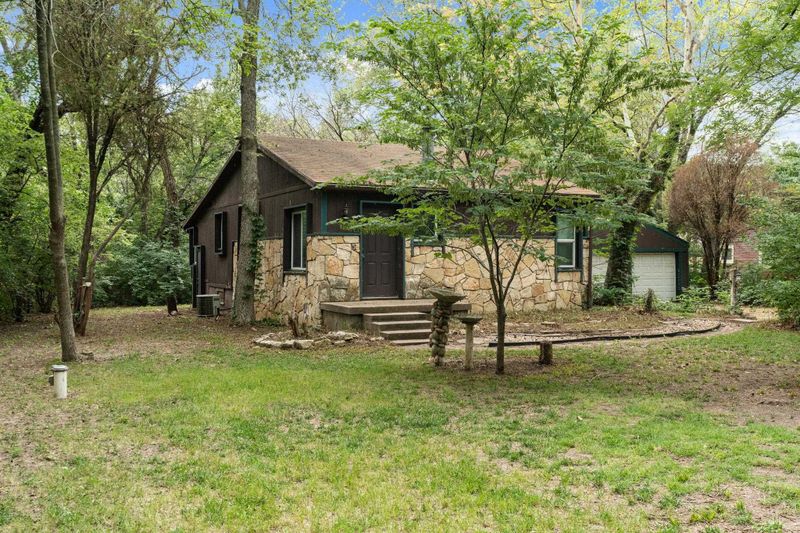 6135 N Fairfield Rd, Wichita, KS 67204