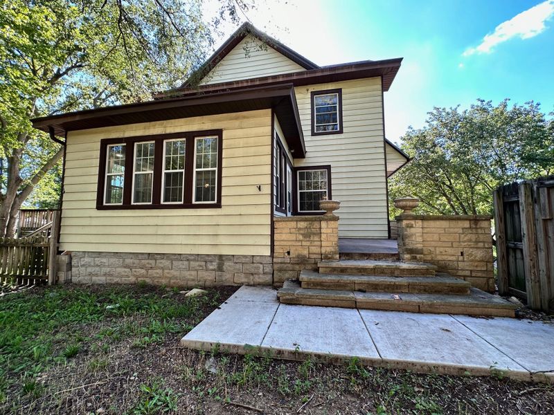 1523 E 12th Ave, Winfield, KS 67156