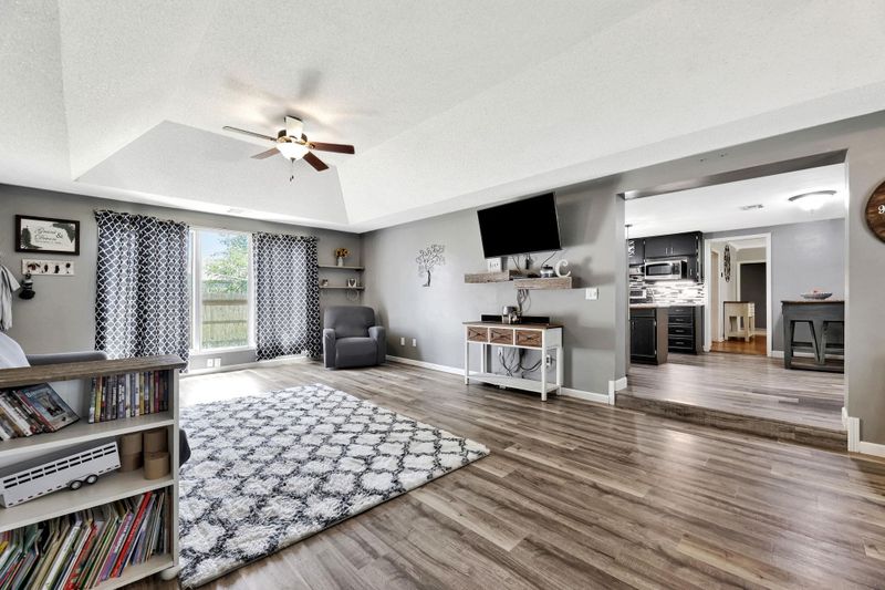 425 W 2nd Ave, Cheney, KS 67025