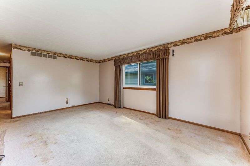 724 N Young St, Wichita, KS 67212
