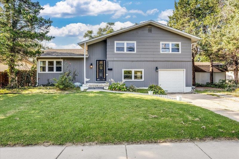 533 W 5th St, Valley Center, KS 67147