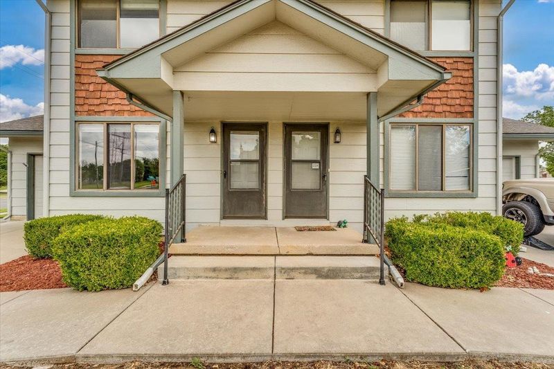 116 W North Point Dr, Derby, KS 67037