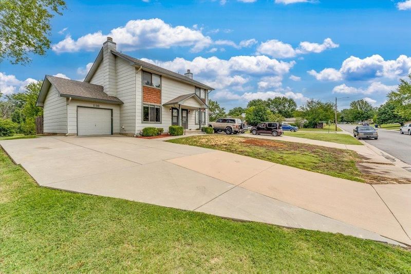 116 W North Point Dr, Derby, KS 67037