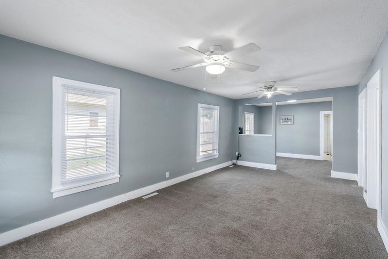 501 E 9th St, Wellington, KS 67152
