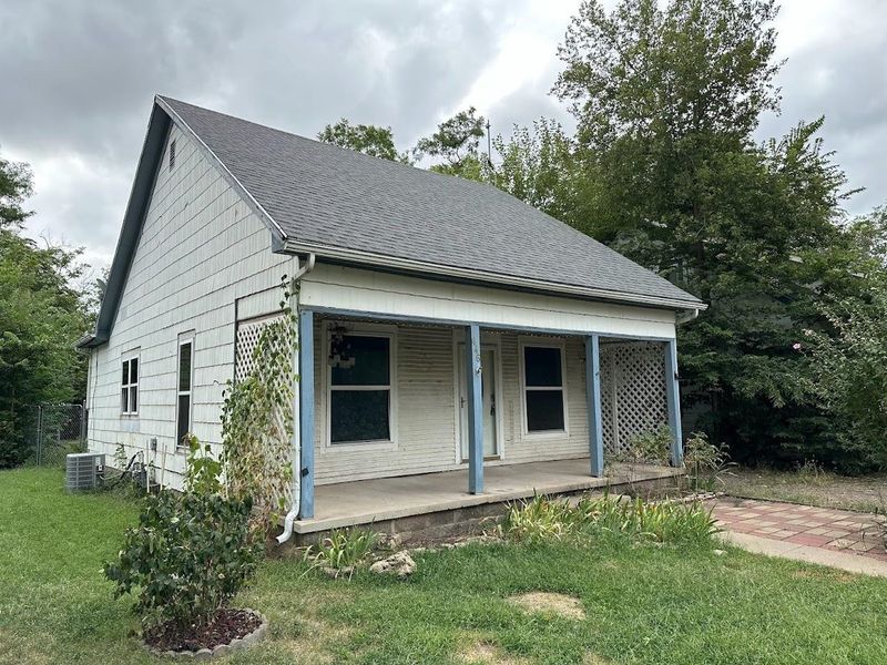 446 N Exposition St, Wichita, KS 67203