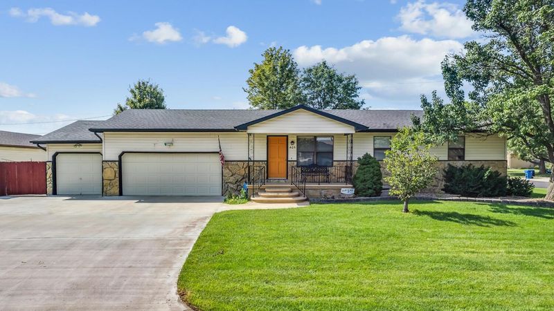 405 E Harvest Ln, Maize, KS 67101
