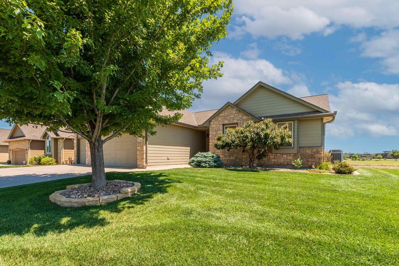 3932 N Manchester, Maize, KS 67101