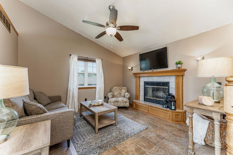 105 N Queen, Maize, KS 67101