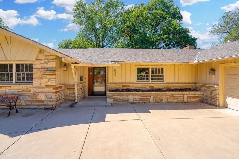 823 N Brookfield St, Wichita, KS 67206