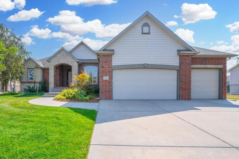 2248 N Stonegate Cir, Andover, KS 67002