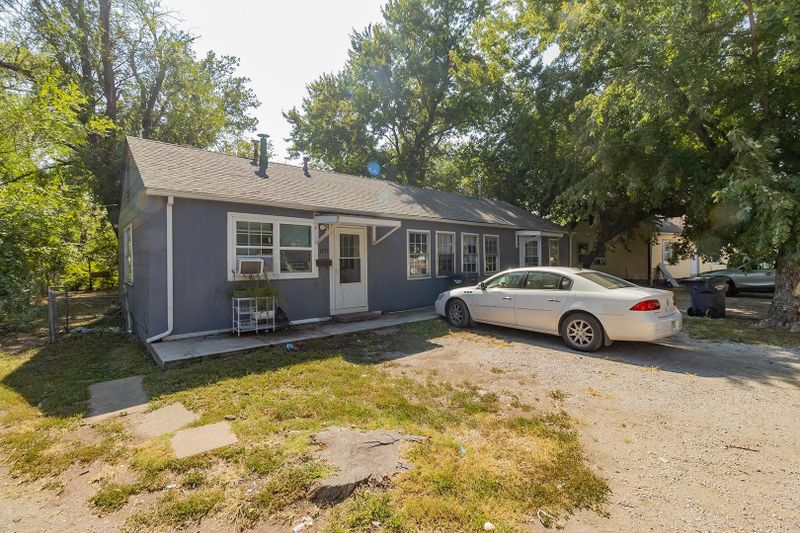 3267 E Cessna Ct, Wichita, KS 67210
