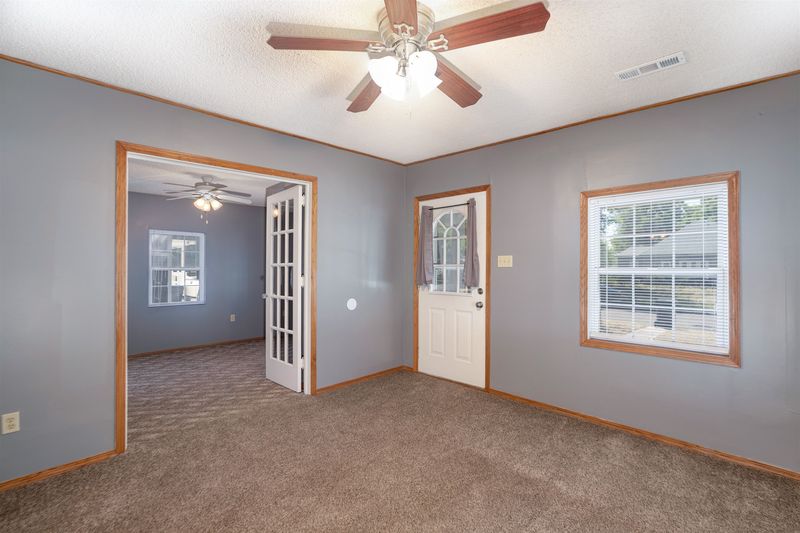 700 E 8th St, Newton, KS 67114