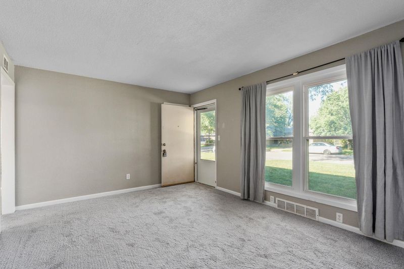 1114 N Derby Ave, Derby, KS 67037
