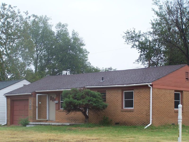 1107 E Gidley St, Wichita, KS 67216