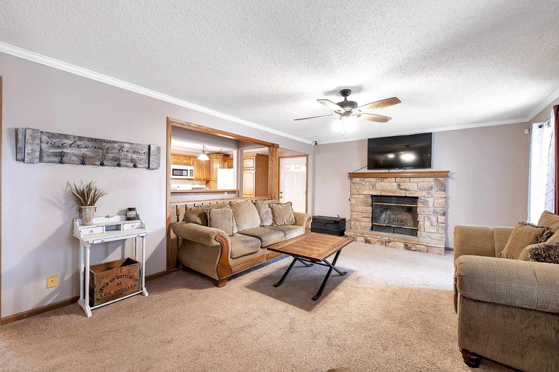 128 E 11th Ave, Belle Plaine, KS 67013