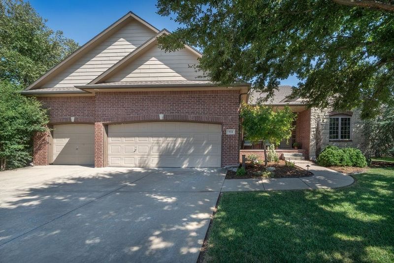 924 N Beau Jardin St, Derby, KS 67037