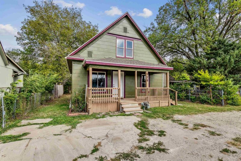 420 E 7th St, Newton, KS 67114