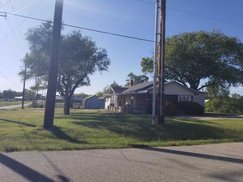 1553 P Rd, Eureka, KS 67045