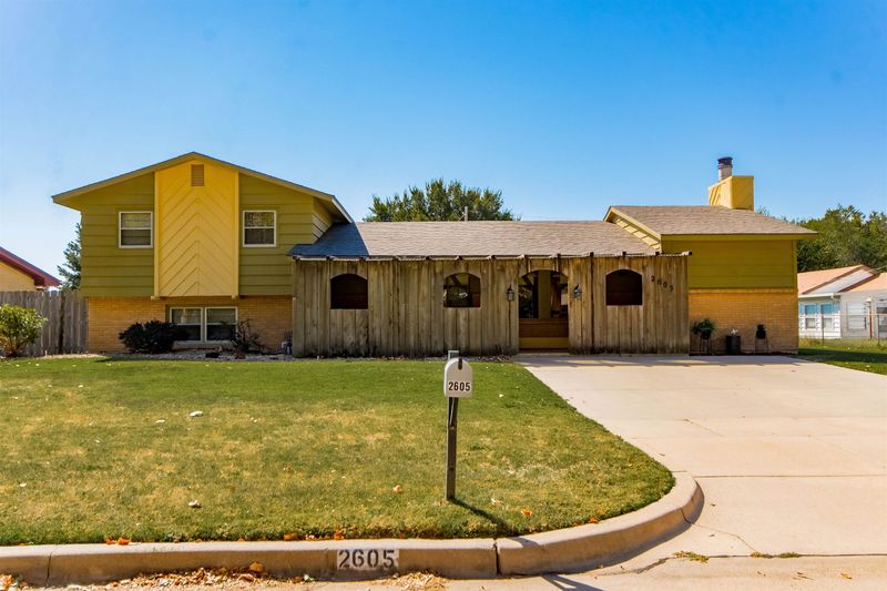 2605 S Larkin Dr, Wichita, KS 67216