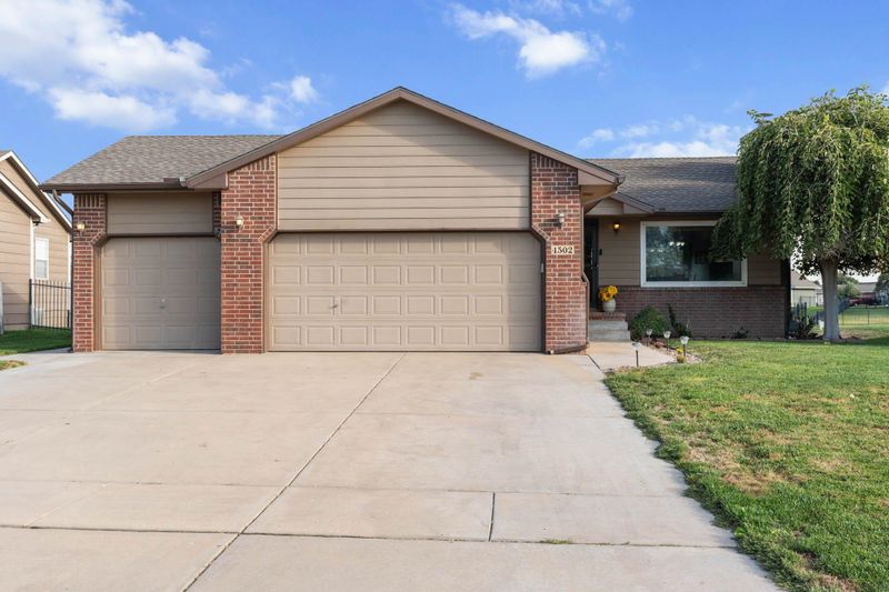 1502 E Summerwood St, Goddard, KS 67052