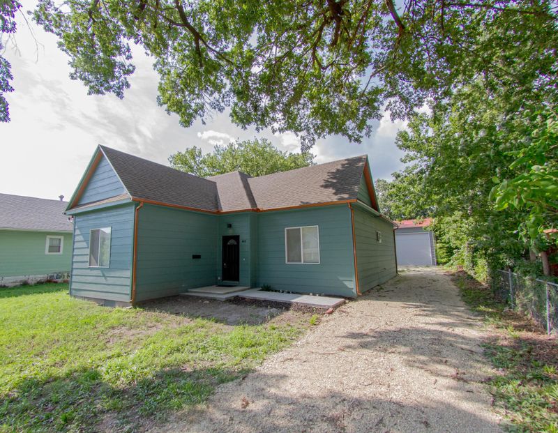 408 E 8th, Newton, KS 67114