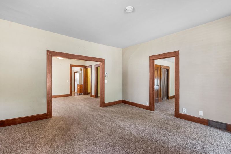 320 Walnut, Halstead, KS 67056