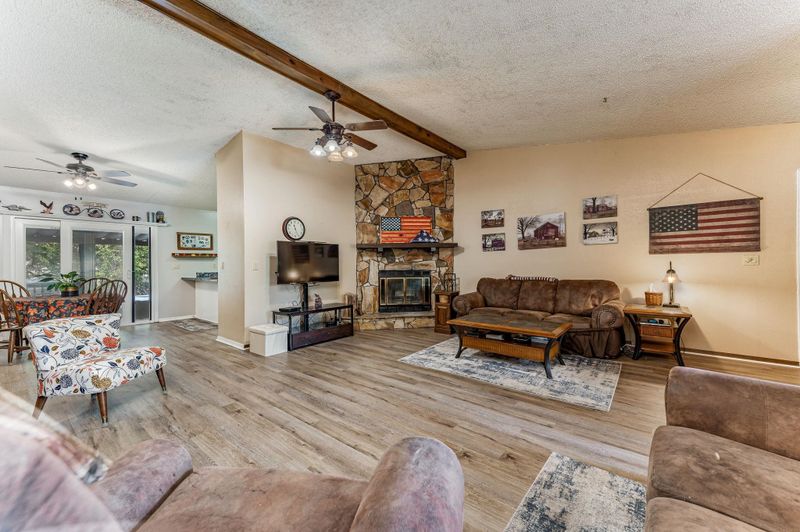 735 Sullivan Dr, Mulvane, KS 67110