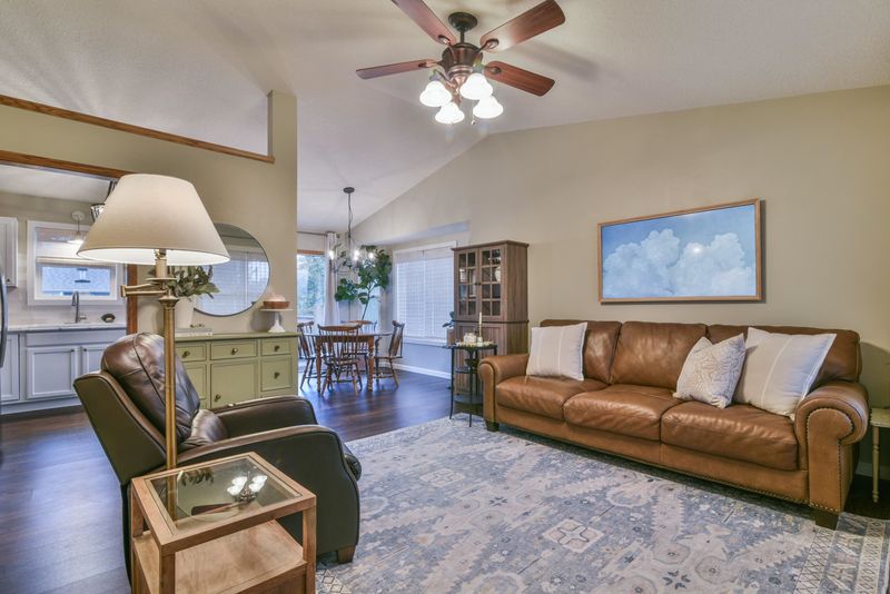 1624 E Winterset Cir, Goddard, KS 67052