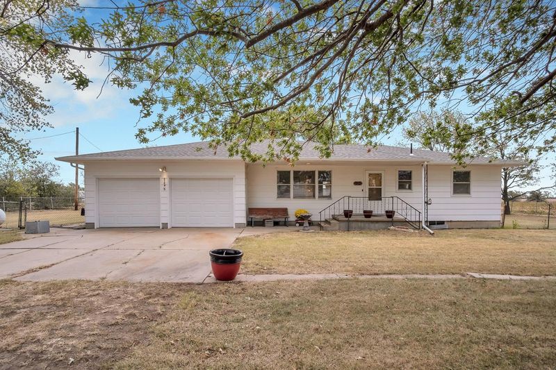 3108 S Ridge Rd, Newton, KS 67114