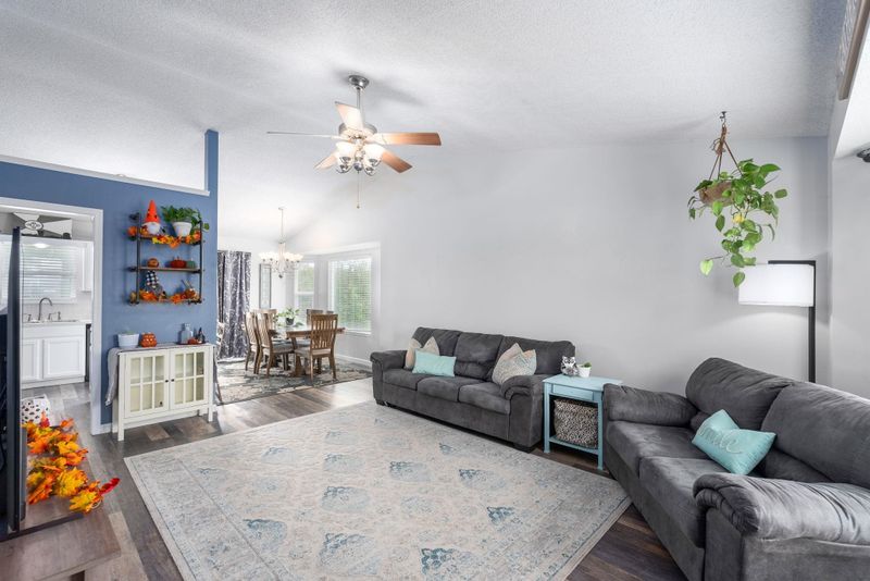 1606 E Autumn Cir, Goddard, KS 67052