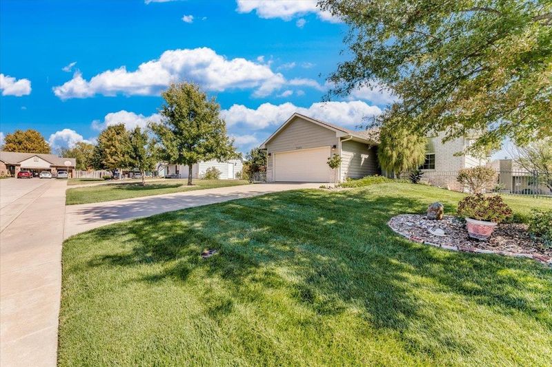 2143 E Quail Hl, Derby, KS 67037