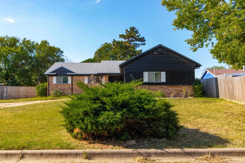 4209 E Charron Ln, Wichita, KS 67220