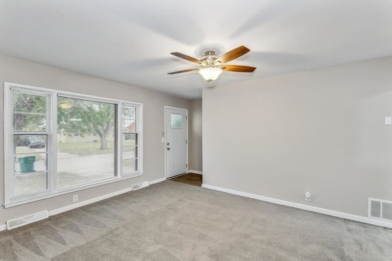 1420 E El Monte St, Wichita, KS 67216