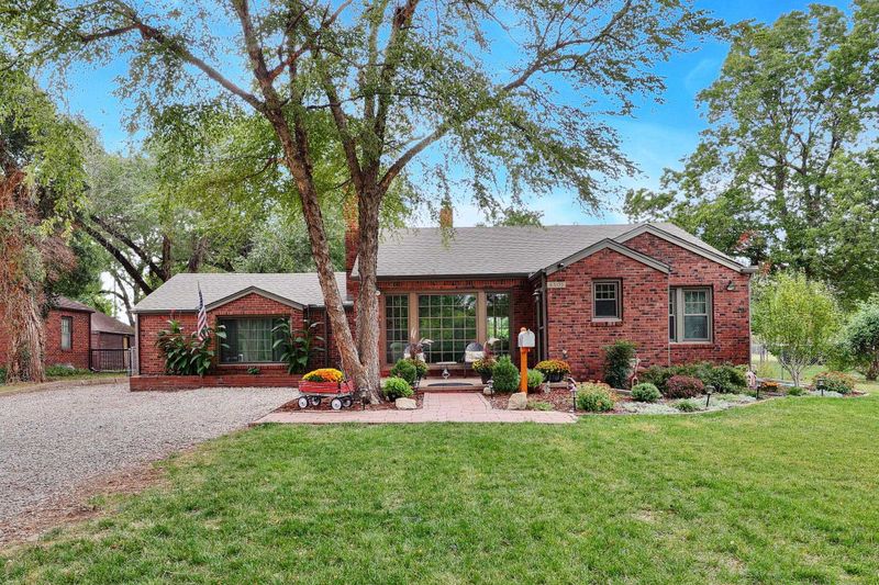 4505 E Meadow Ln, Wichita, KS 67218-4205