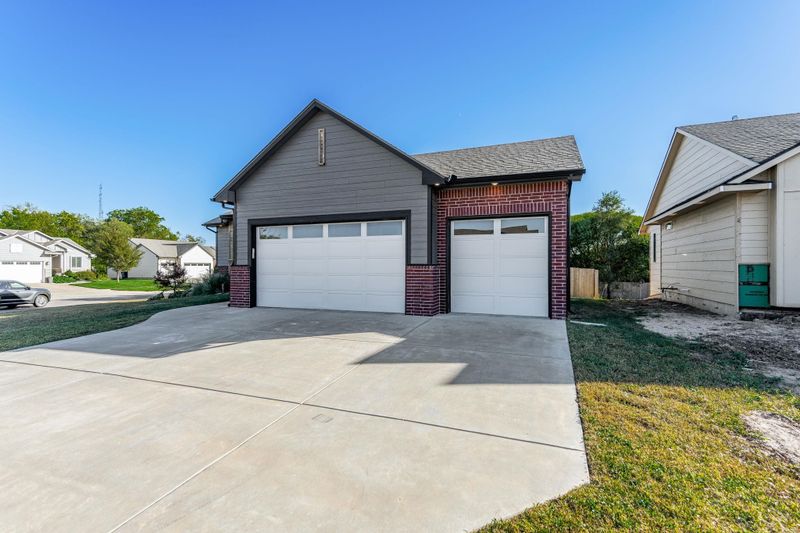 2643 E 48th St N, Wichita, KS 67219